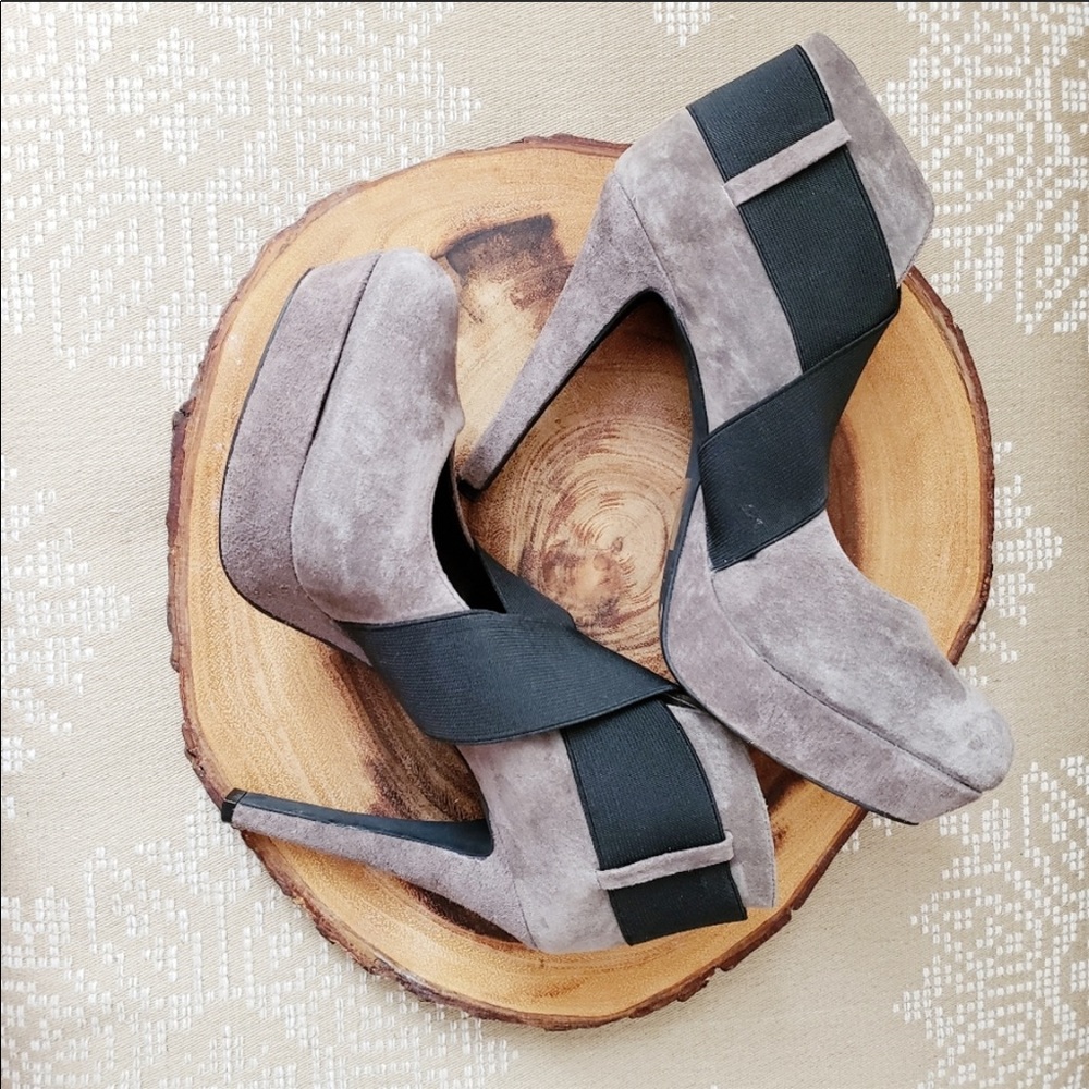 Beautiful Jessica Simpson heels Sold - Picture 4 of 5
